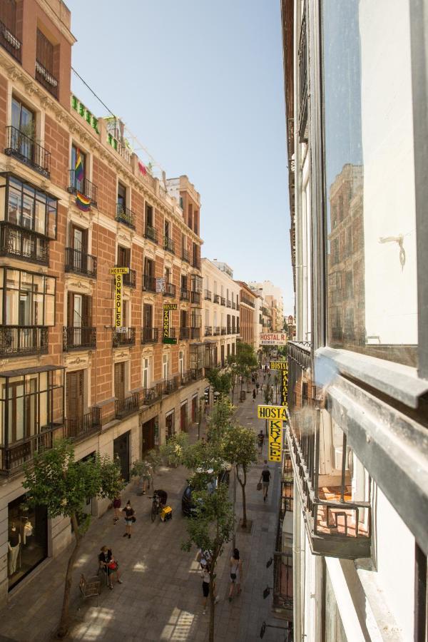 Hotel Fuencarral Adeco Madrid Exterior foto